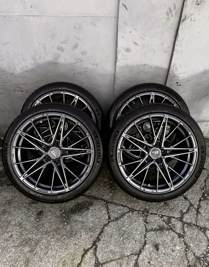 Комплект колес R18 5/114.3 - Колеса и шины (Авто) в Уфа
