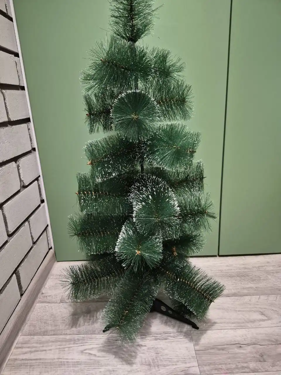 Продам елочку б/у