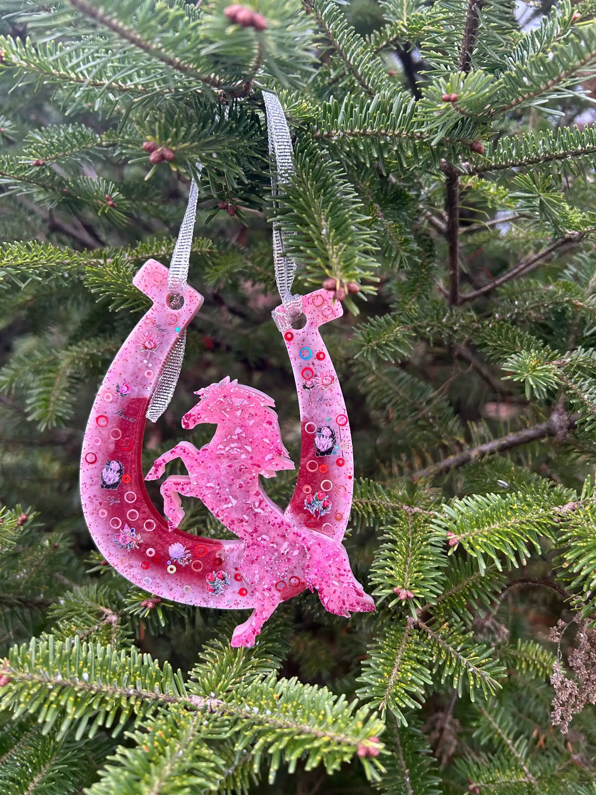 Ручные ёлочные игрушки из эпоксидной смолы