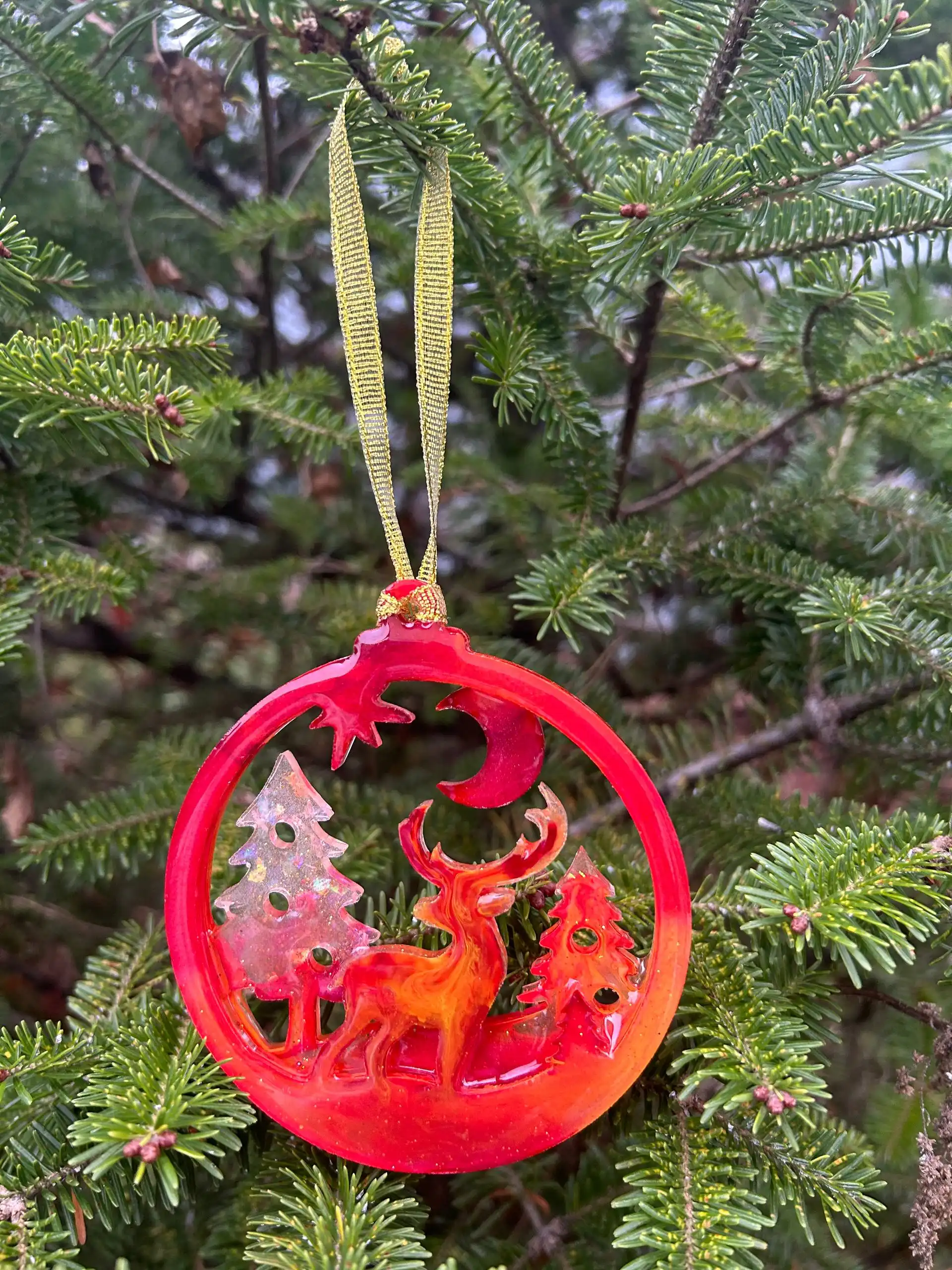 Ручные ёлочные игрушки из эпоксидной смолы