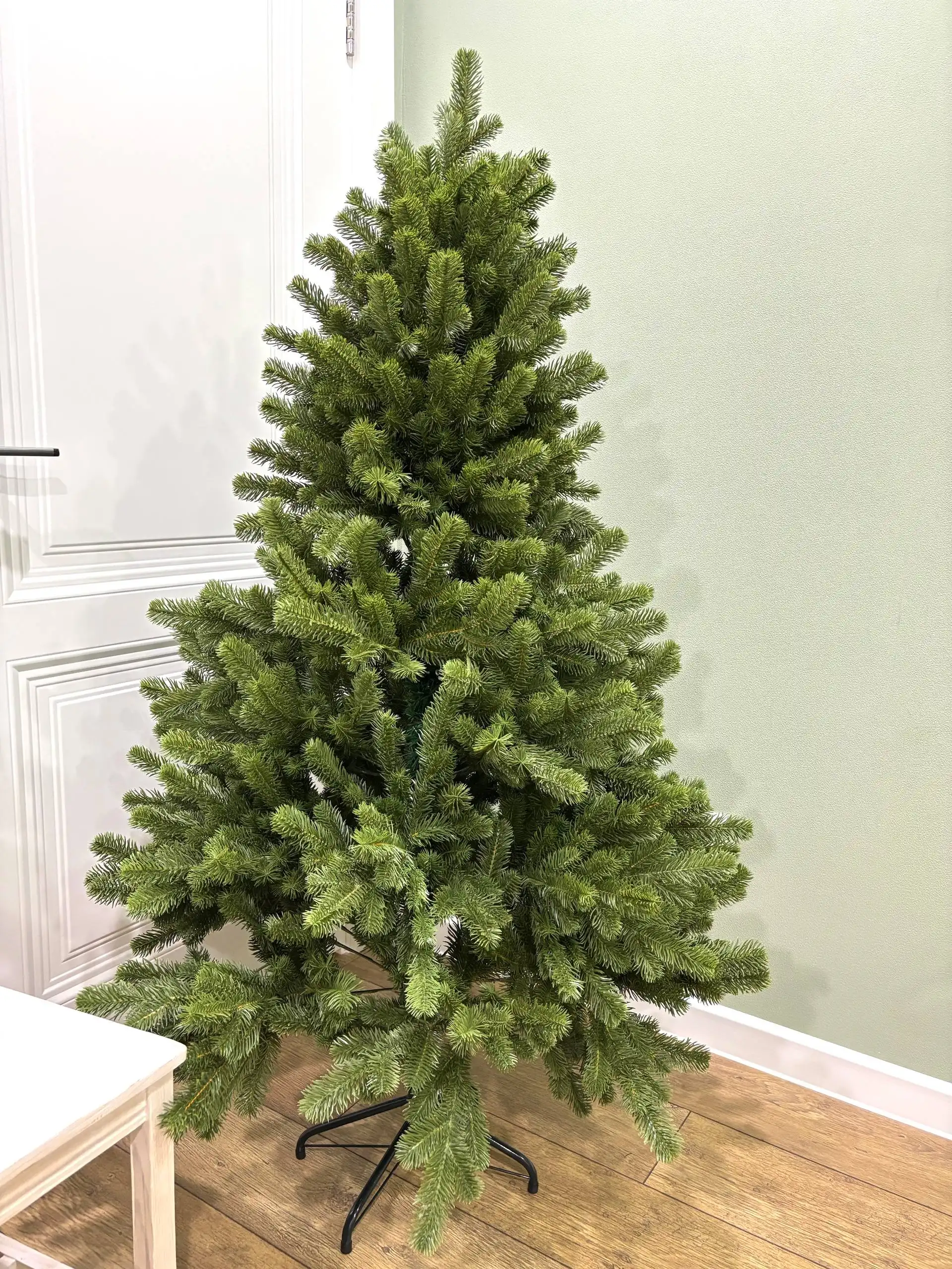 Продажа искусственных литых елок