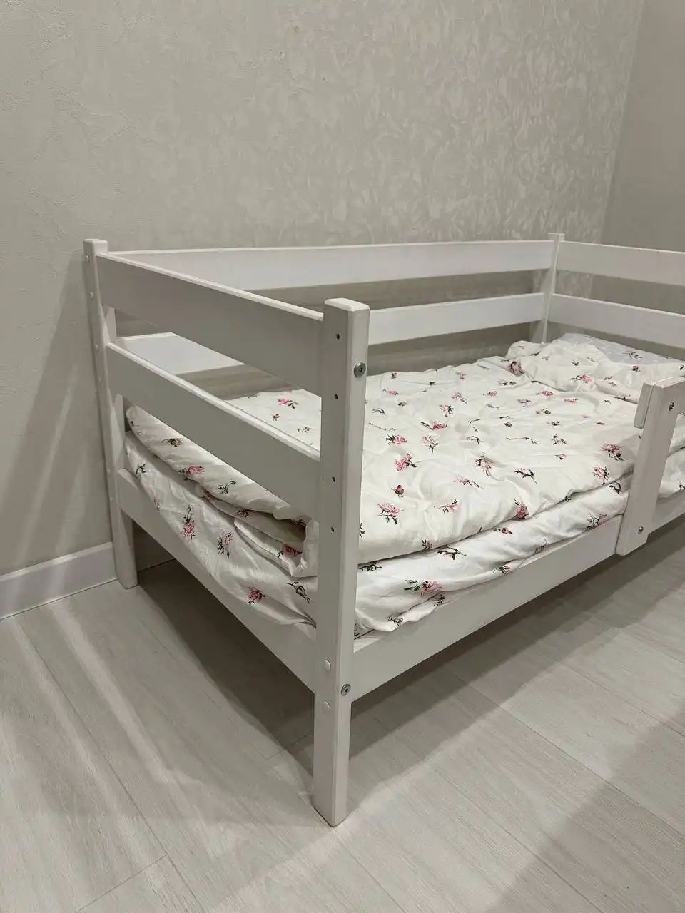 Продам детскую кроватку с матрасом 160*80