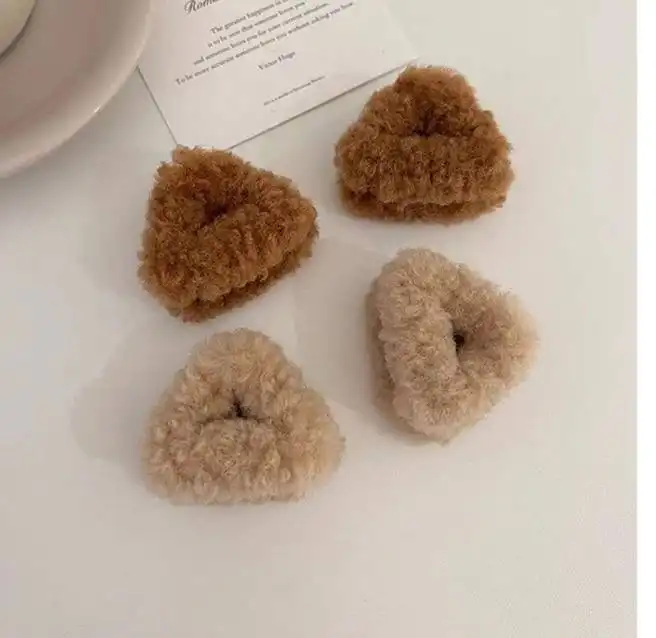 Заколки ушки молочного цвета