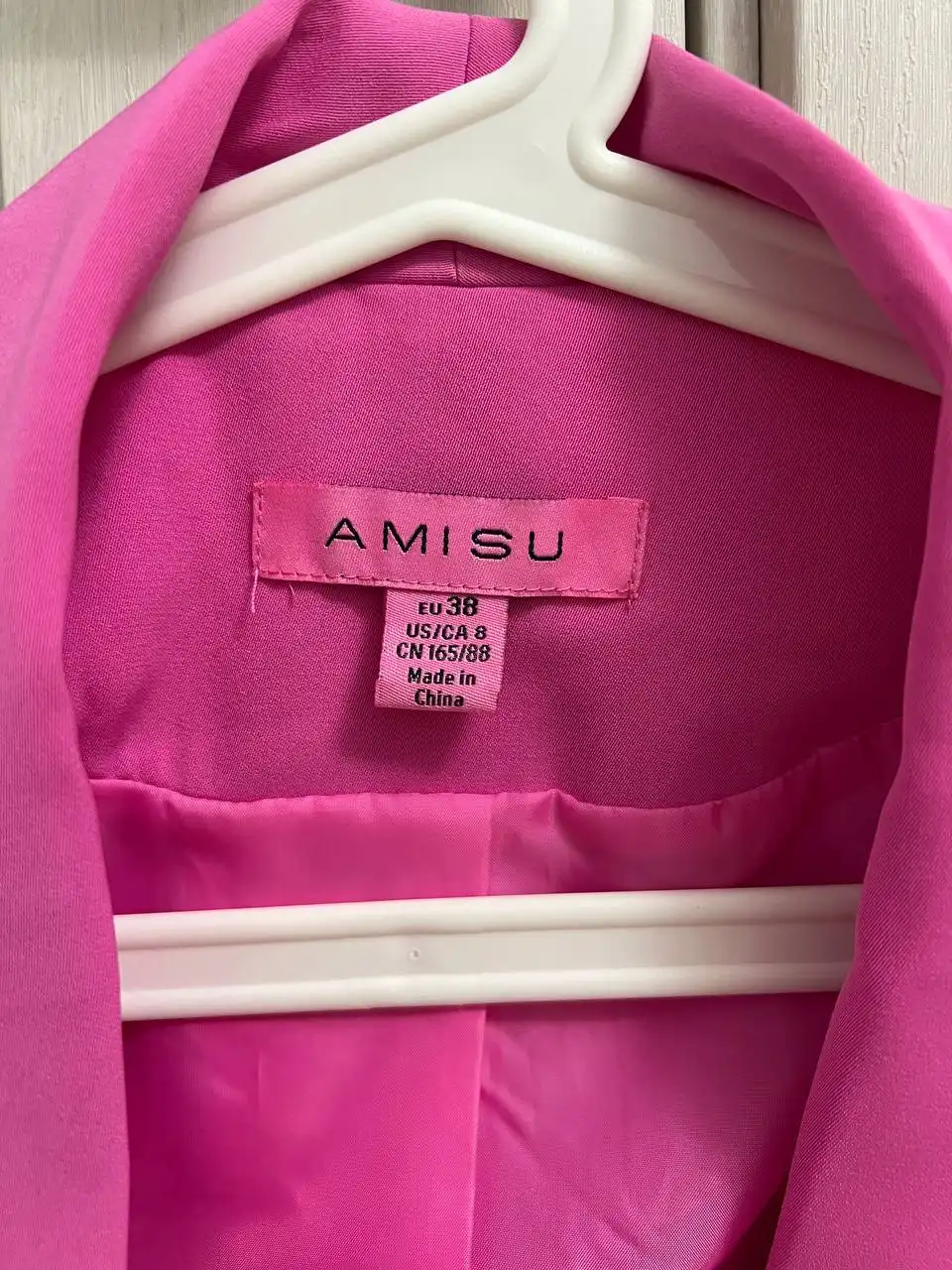 Пиджак розовый без пуговиц размер 42