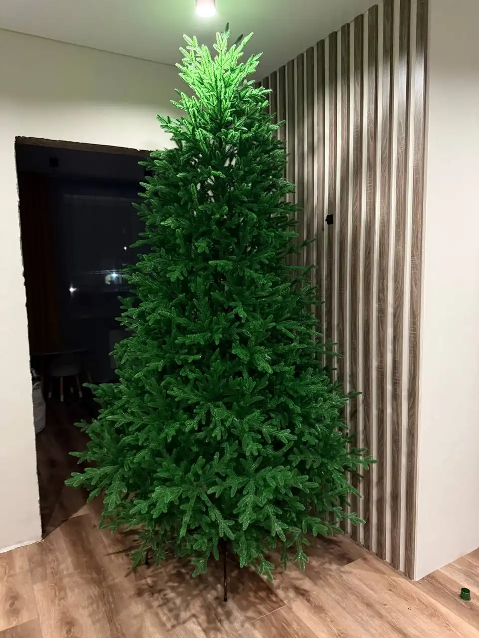 Искусственные литые елки в продаже