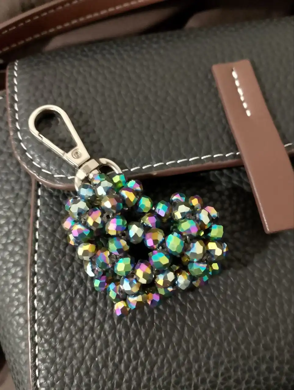 Сумочки из бусин, брелки, косметичка