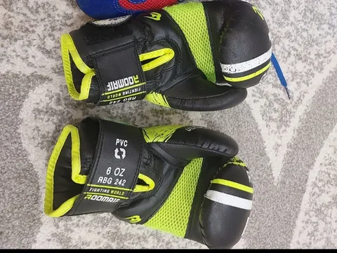 Перчатки боксерские б/у - Хобби и отдых в Чебоксары