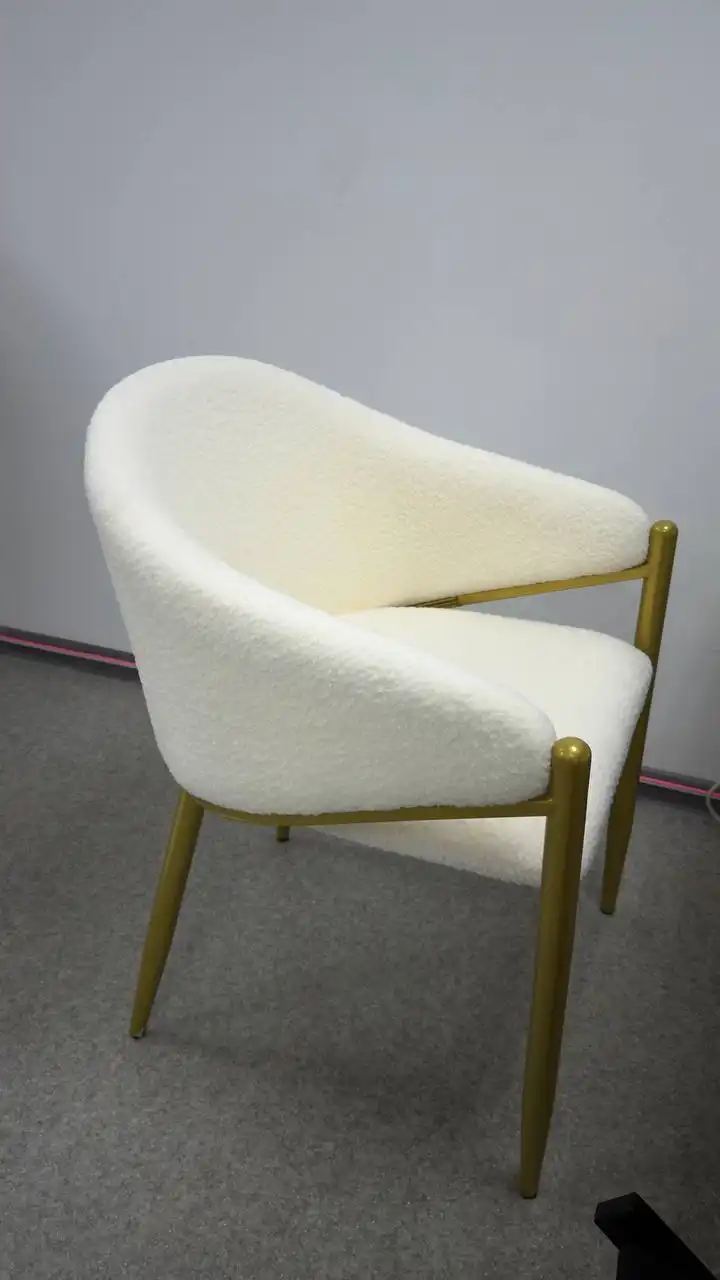 Продам новый стул в пленке - Барахолка в Чебоксары