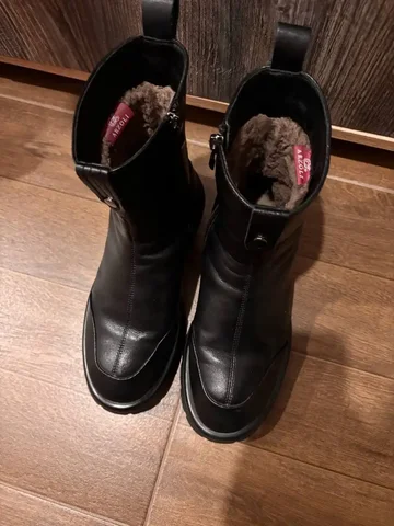 Зимние ботинки 37 размера из натуральной кожи и меха - Мужская одежда в Чебоксары