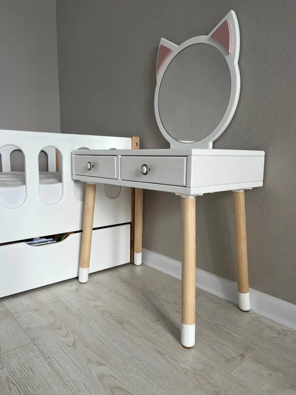 Стол по акции - Барахолка в Чебоксары