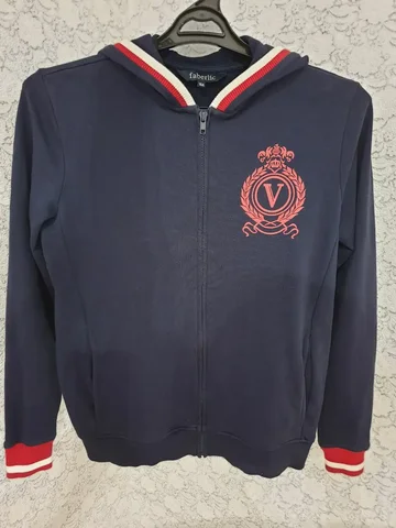 Кофта на молнии с капюшоном - Сумки в Чебоксары