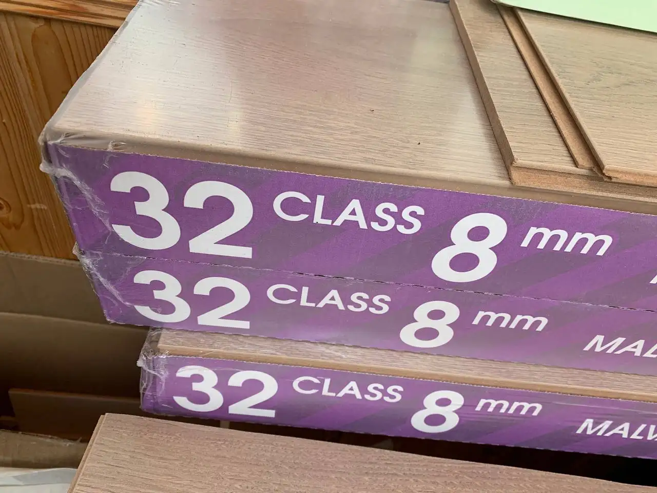 Продам ламинат 3 упаковки - Напольные покрытия (Для дома и дачи) в Чебоксары