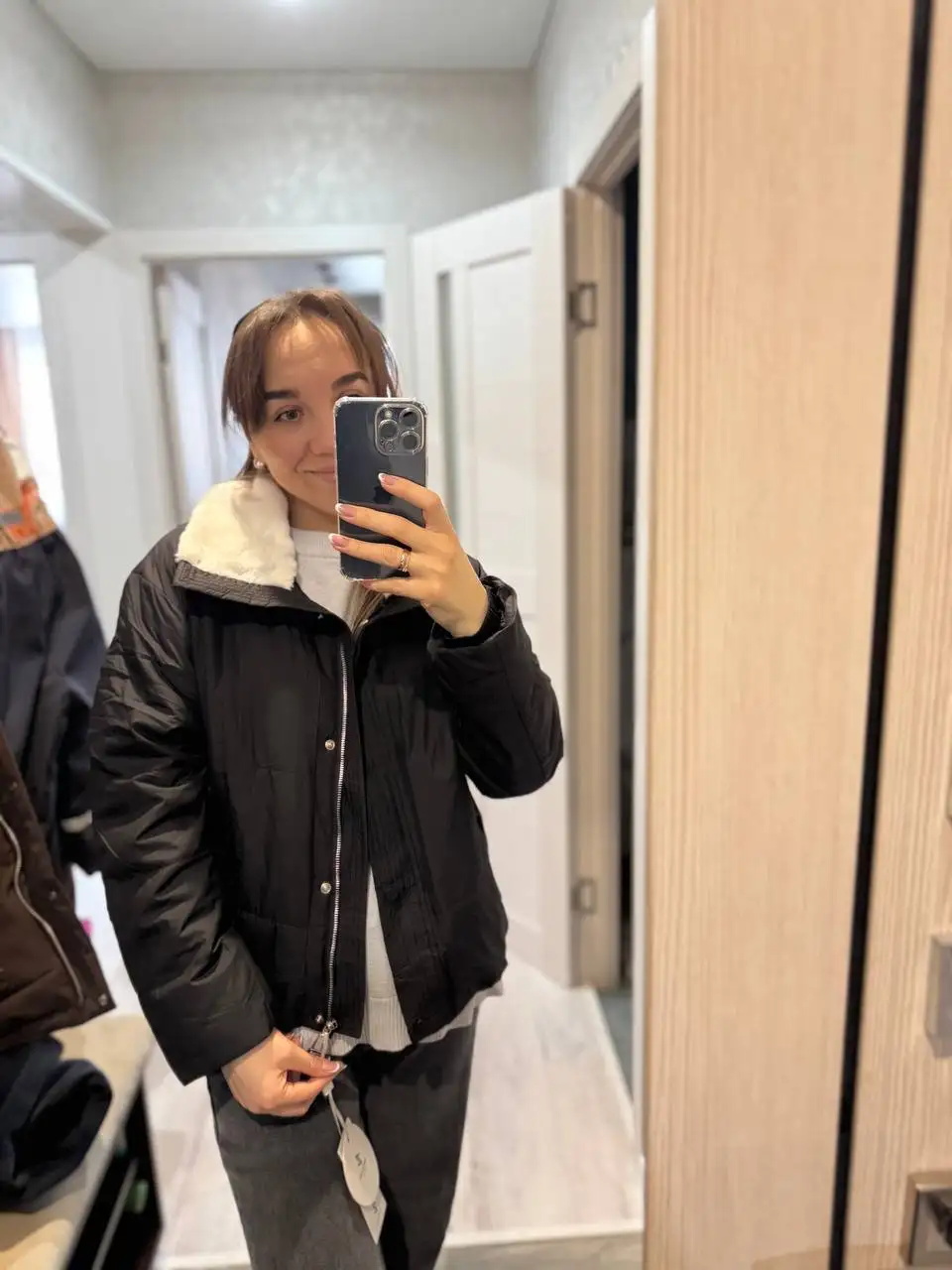 Продажа новых курток и одежды - Верхняя одежда (Одежда) в Чебоксары