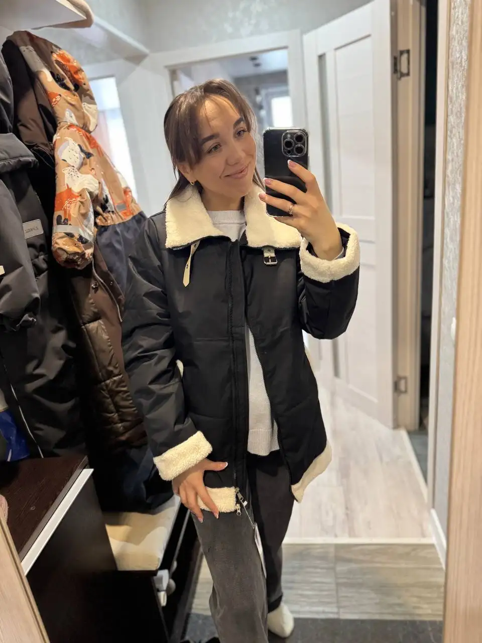 Продажа новых курток и одежды - Верхняя одежда (Одежда) в Чебоксары