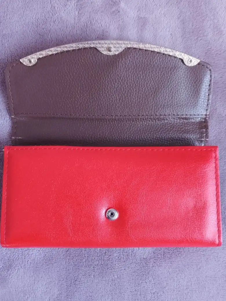 Кошелек женский красного цвета - Барахолка в Чебоксары