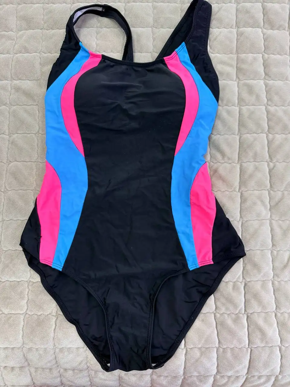 Продажа женской одежды: комбинезон, купальники, джинсы - Женская одежда (Одежда) в Чебоксары