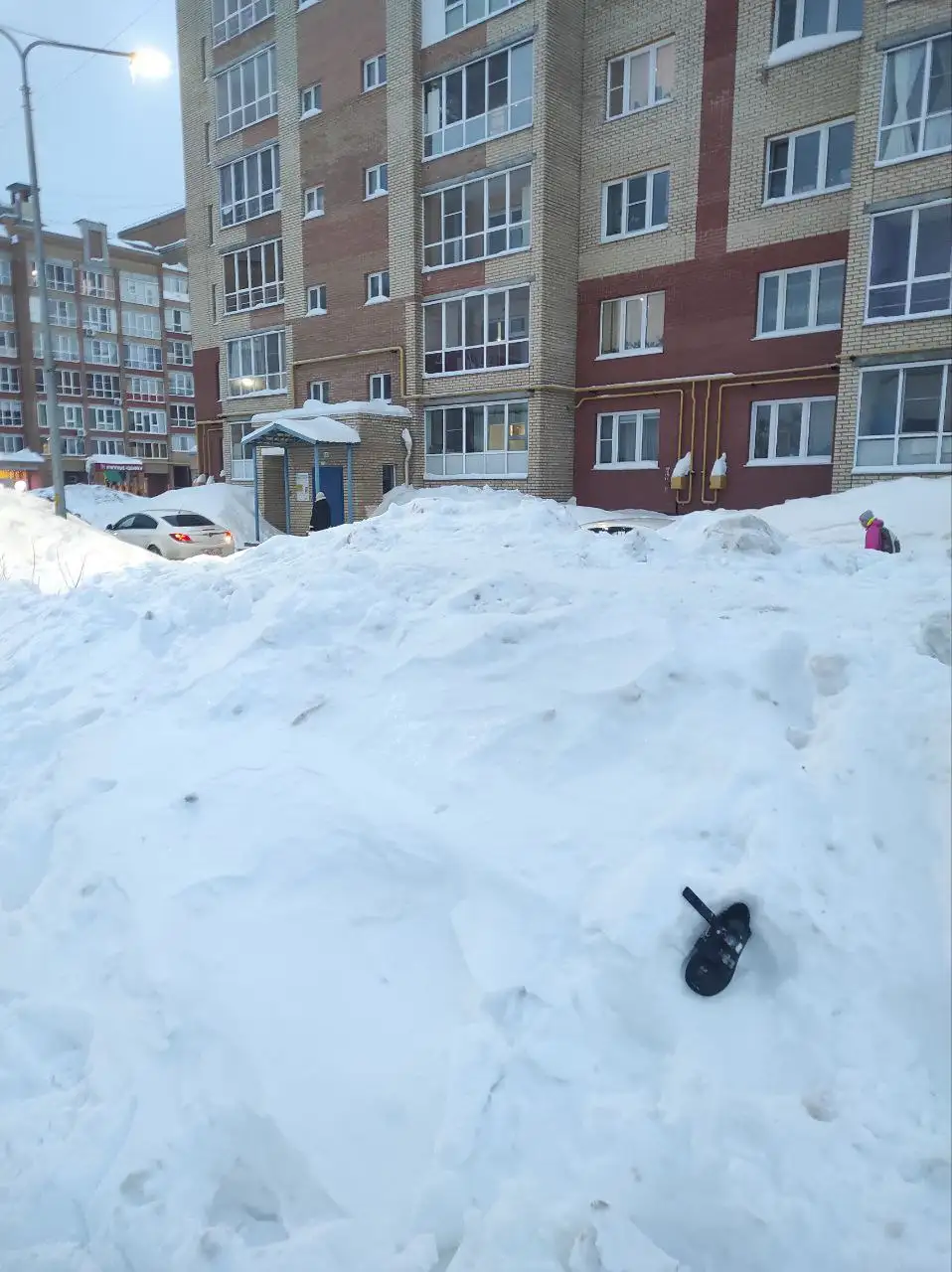 Продажа мебели напротив Новгородской 10 - Барахолка в Чебоксары