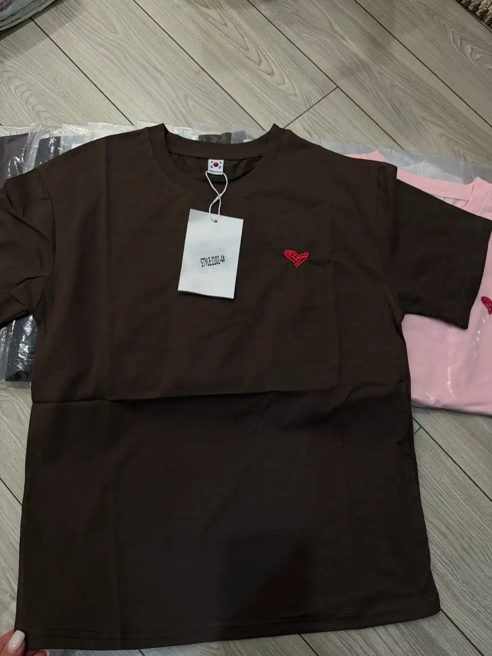 Лосины, футболки, носочки и коробки для подарков на 8 марта - Женская одежда (Одежда) в Чебоксары