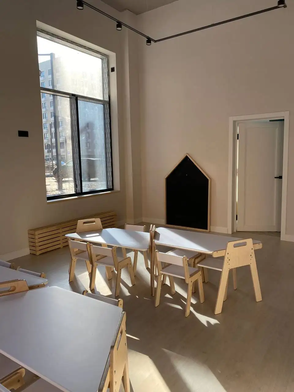 Растущая парта трапеция и стул - Детская мебель (Товары для детей) в Чебоксары