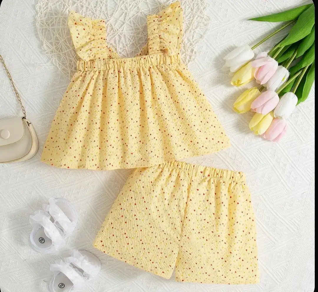 Яркий костюмчик для девочки с шортами, размер 100 - Детская одежда (Одежда) в Чебоксары