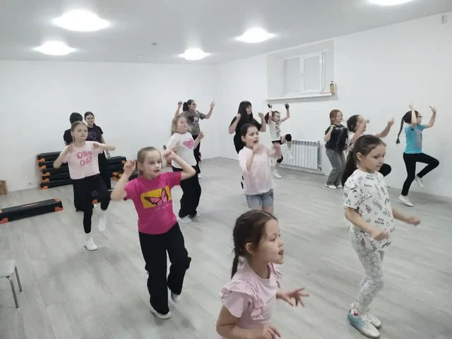 Набор девочек в группу спортивной аэробики - Обучение вождению в Чебоксары