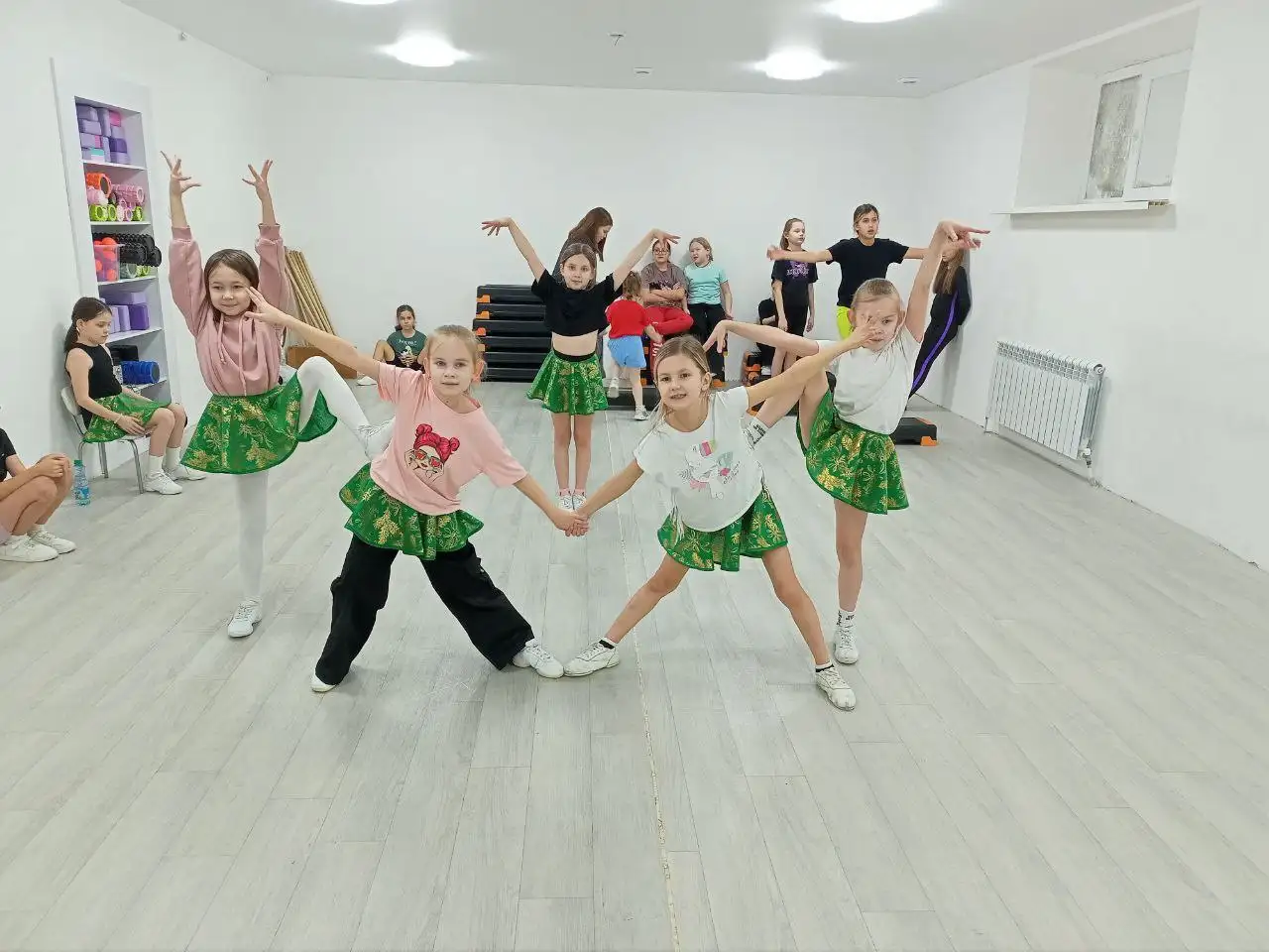 Набор девочек в группу спортивной аэробики - Спортивные занятия (Услуги) в Чебоксары