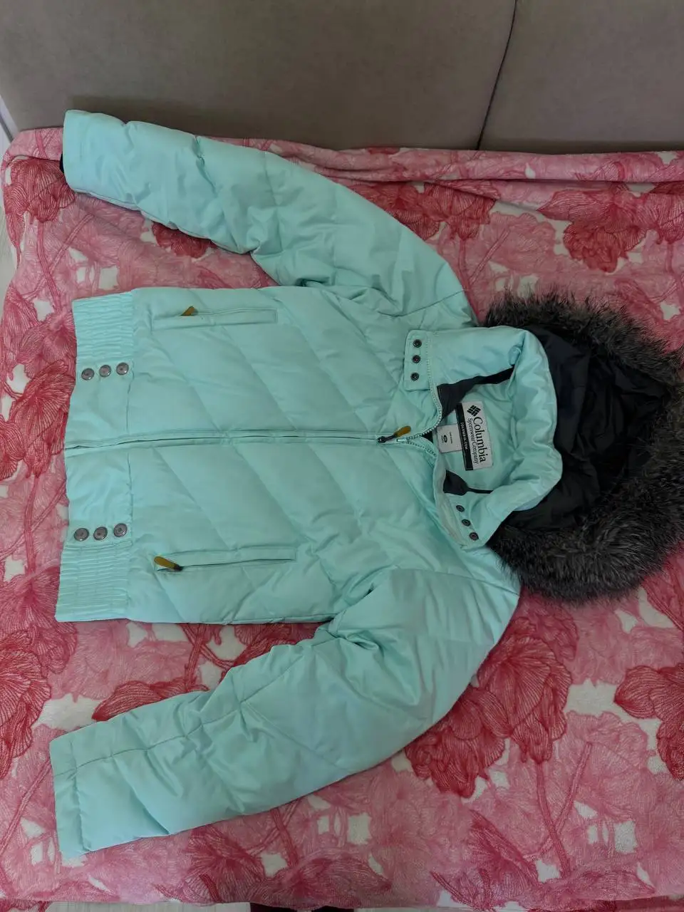 Зимняя куртка Columbia размер XS - Верхняя одежда (Одежда) в Чебоксары