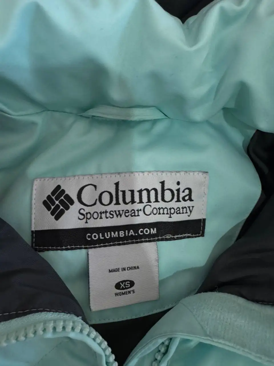 Зимняя куртка Columbia размер XS - Верхняя одежда (Одежда) в Чебоксары