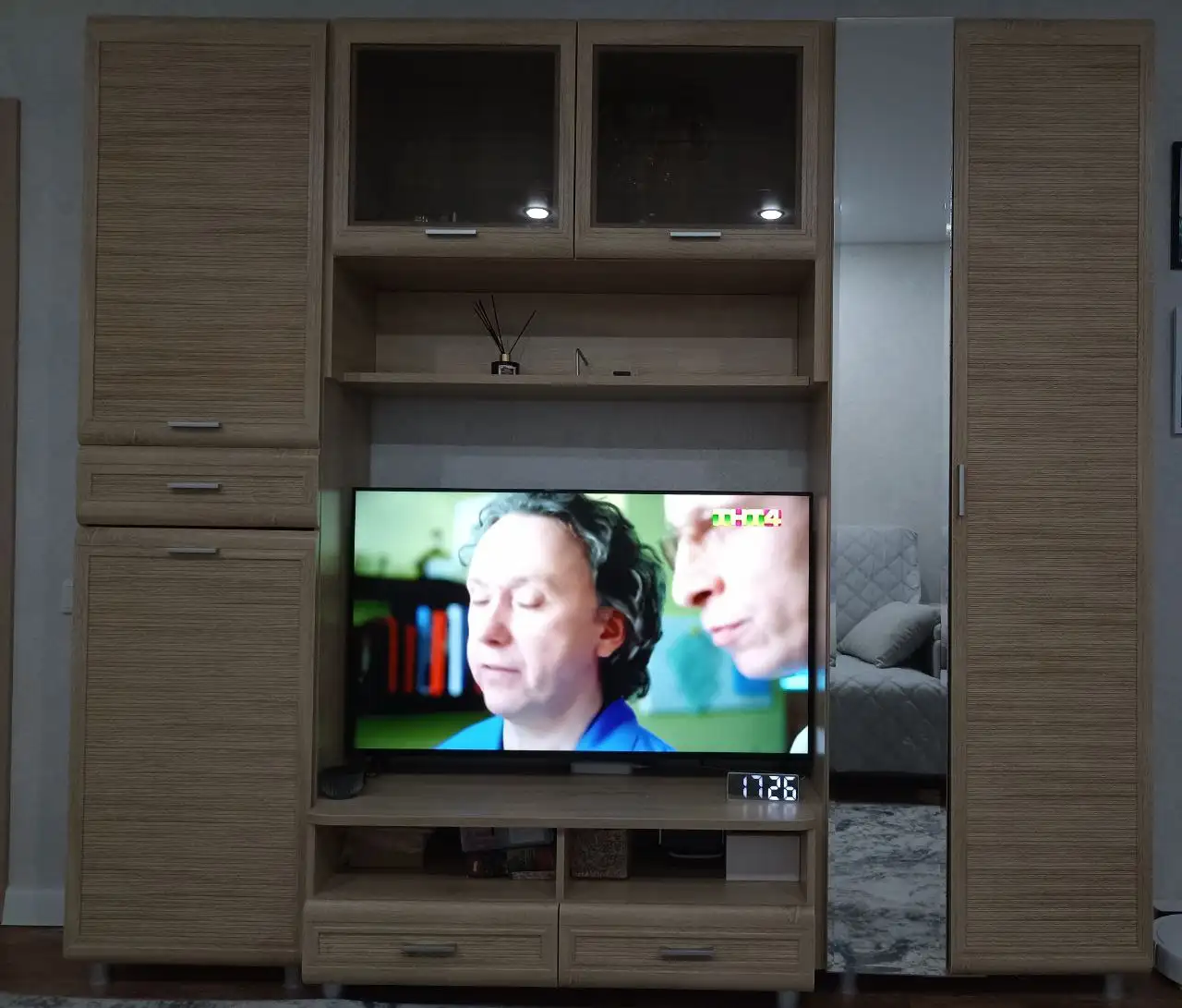 Продажа стенки в отличном состоянии - Барахолка в Чебоксары