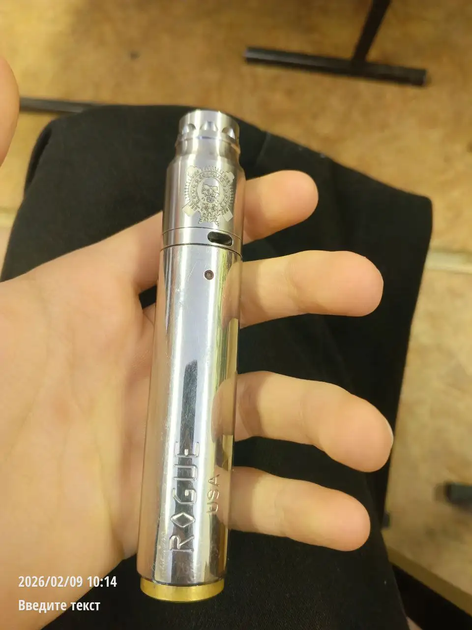 Обмен меха с незначительным дефектом кнопки - Аксессуары (Барахолка) в Ярославль