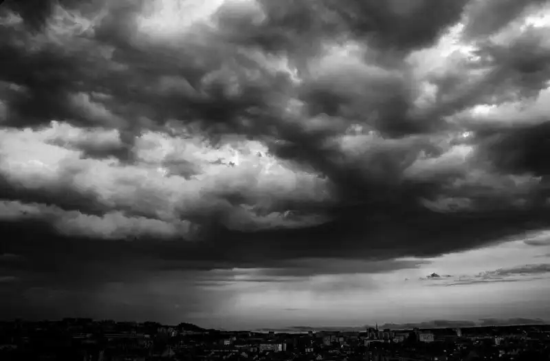 Продам шины, номера и дом в Братске