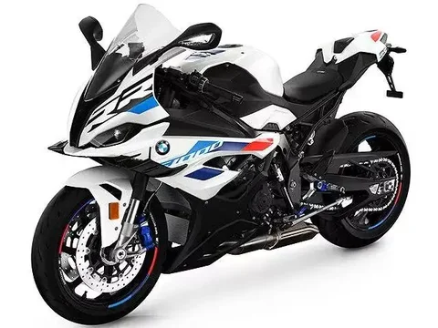 Куплю мотоцикл BMW S1000RR - О/П (Опель?) в Братск