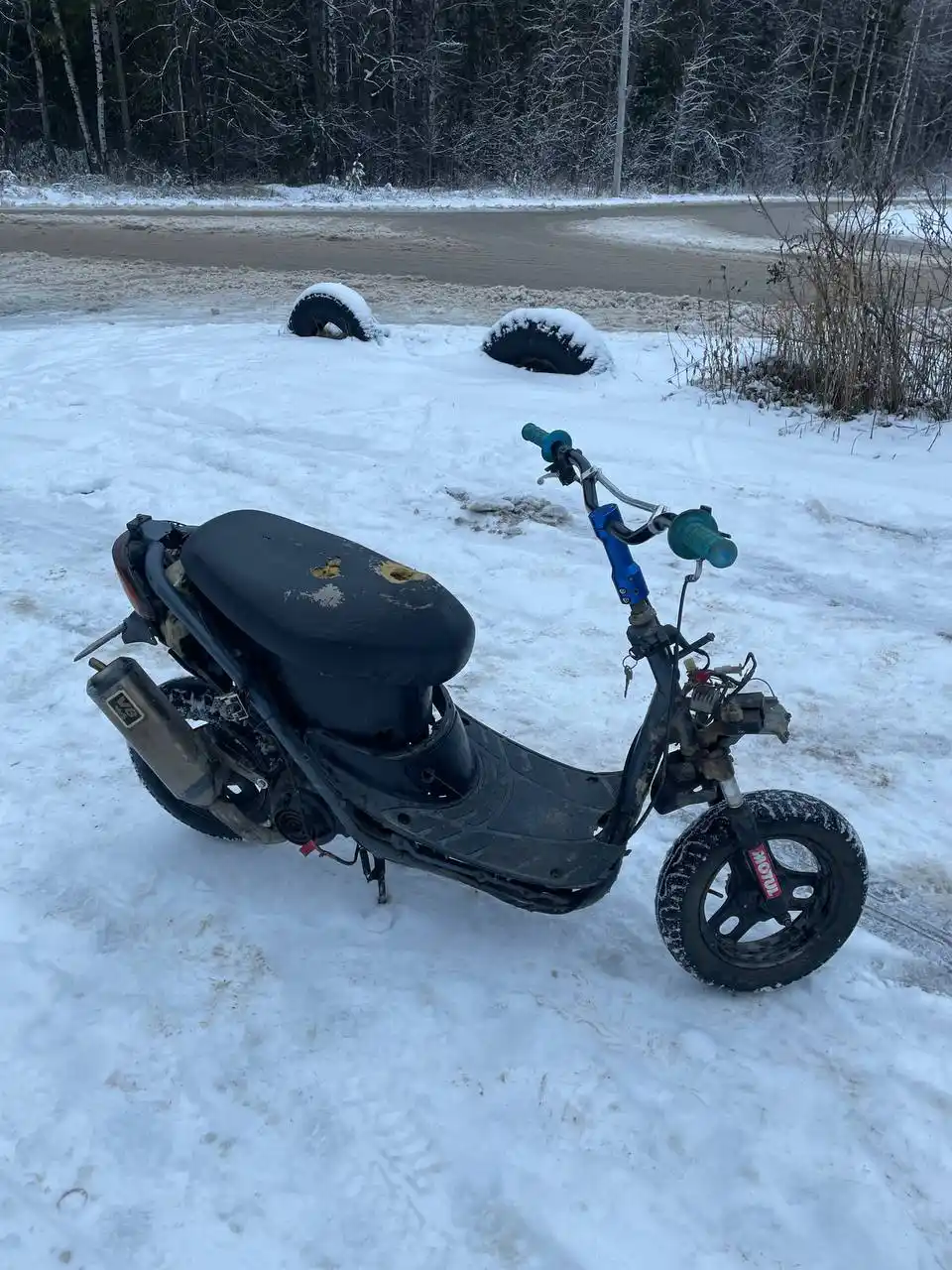 Мопед исправен, нужен пластик