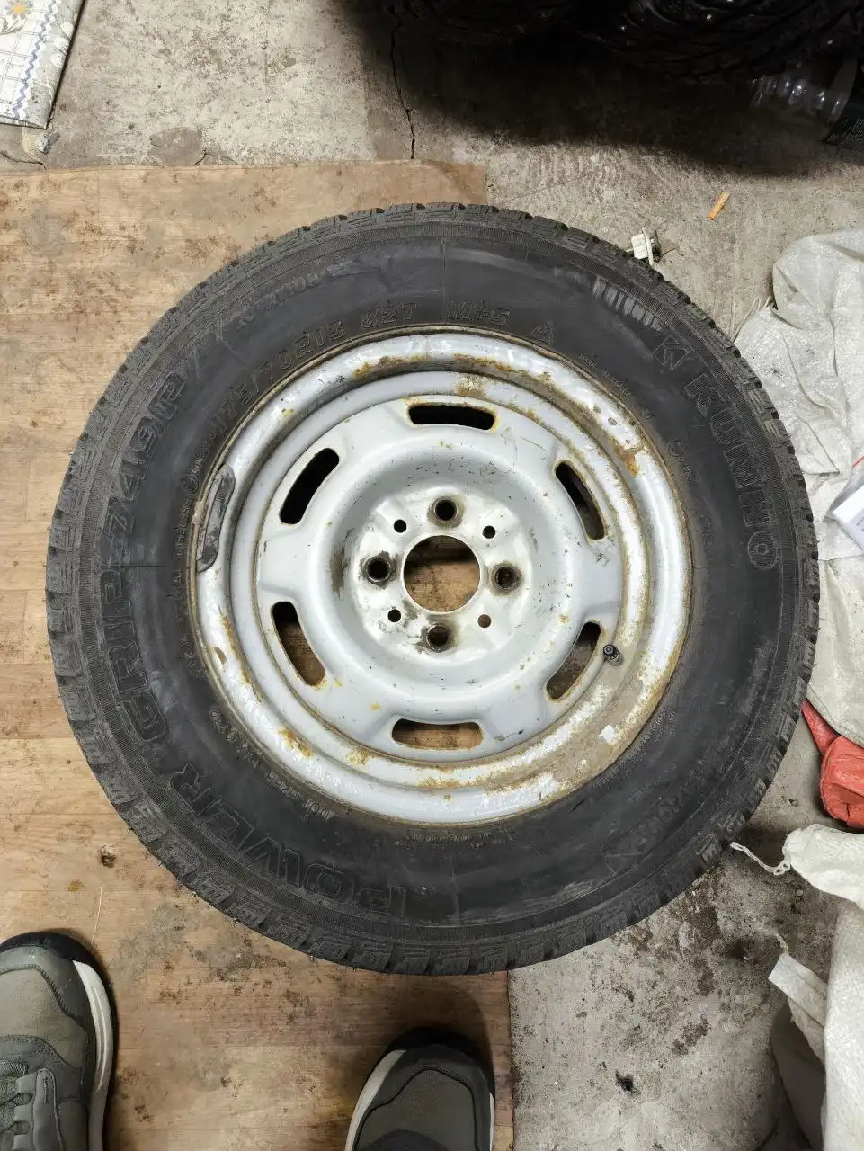 Штампы и зимняя резина Kumho 175/70 R13