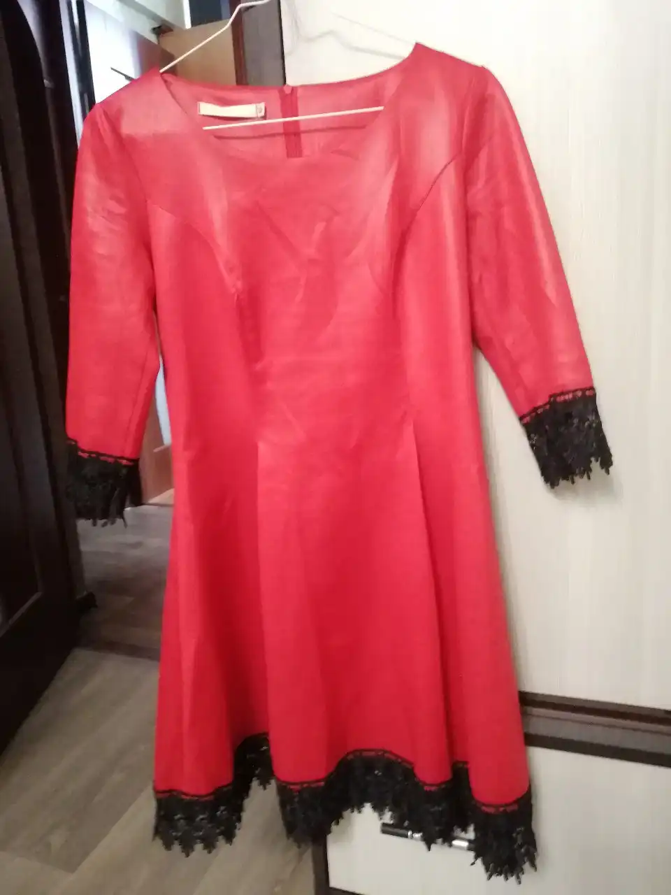 Женское платье размер 42