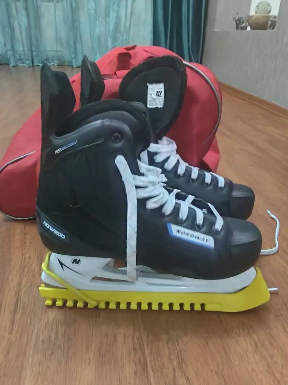 Мужские коньки 42 размер новые - Коньки (Хобби и отдых) в Нижневартовск
