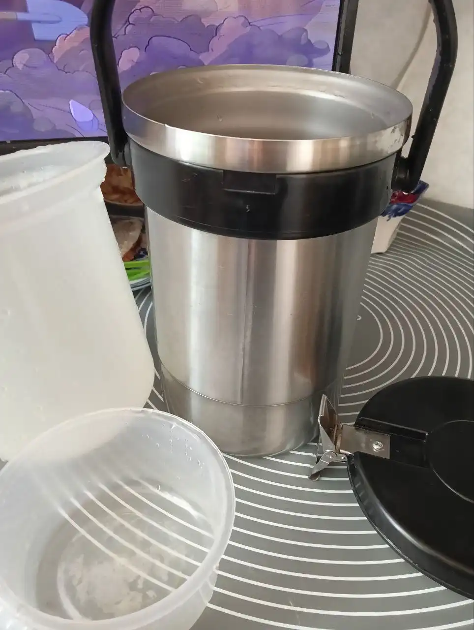 Термос большой для супа и второго - Барахолка в Нижневартовск