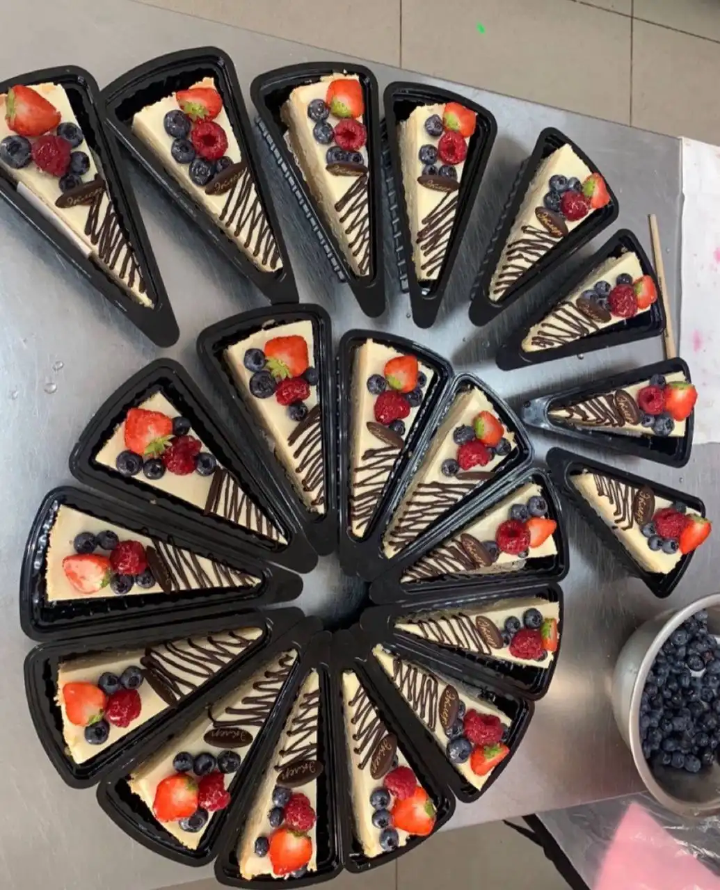 Кондитерская-пекарня «Эклер» - вкусные подарки и десерты - Кондитерские изделия (Барахолка) в Нижневартовск