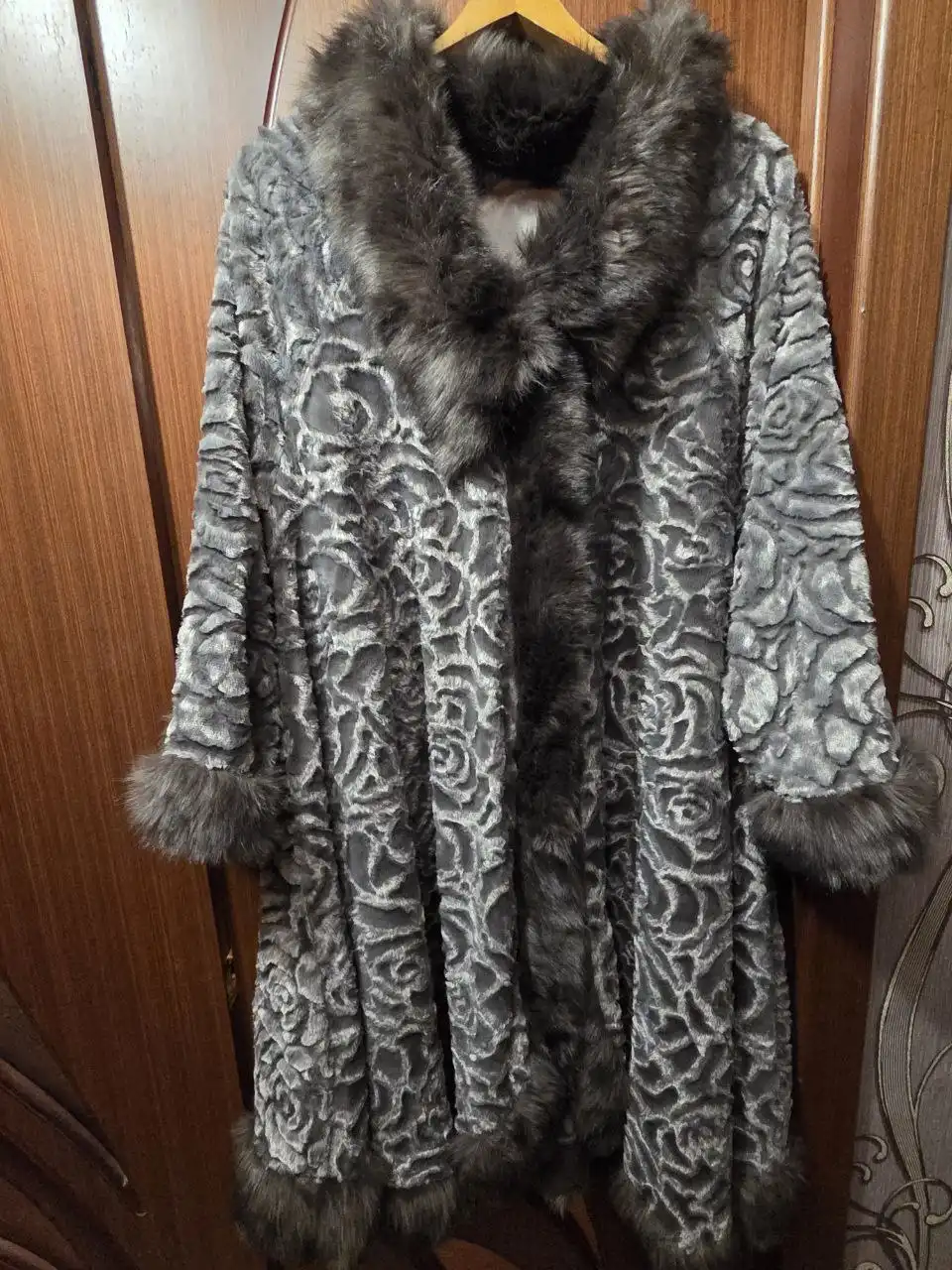 Новые пончо и ветровки-накидки из плюша - Верхняя одежда (Одежда) в Нижневартовск