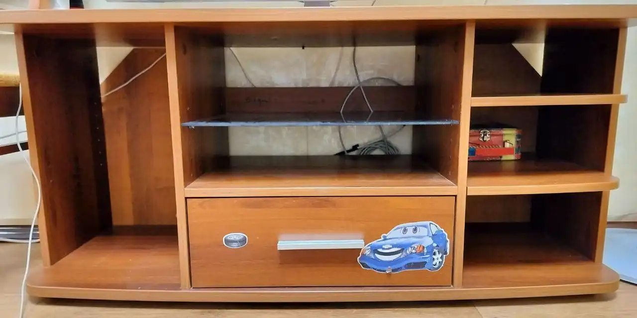 Тумба под телевизор темно-коричневого цвета - Барахолка в Нижневартовск