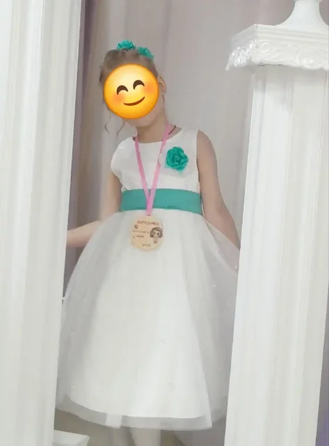 Платье на выпускной в детский сад с жемчужинами и аксессуарами - Одежда в Нижневартовск