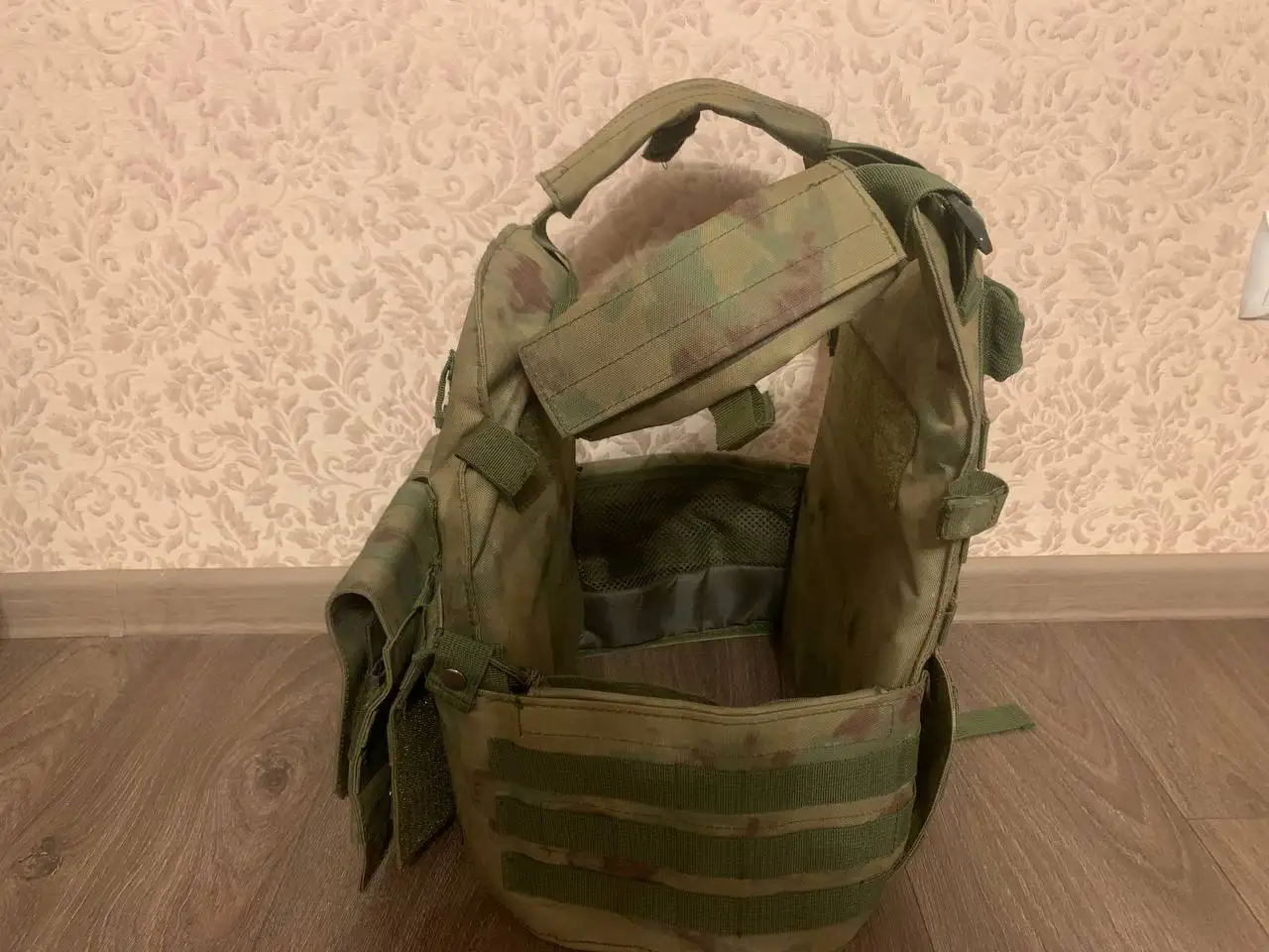 Продам бронежилет в мох для страйкбола - Страйкбол (Хобби и отдых) в Нижневартовск