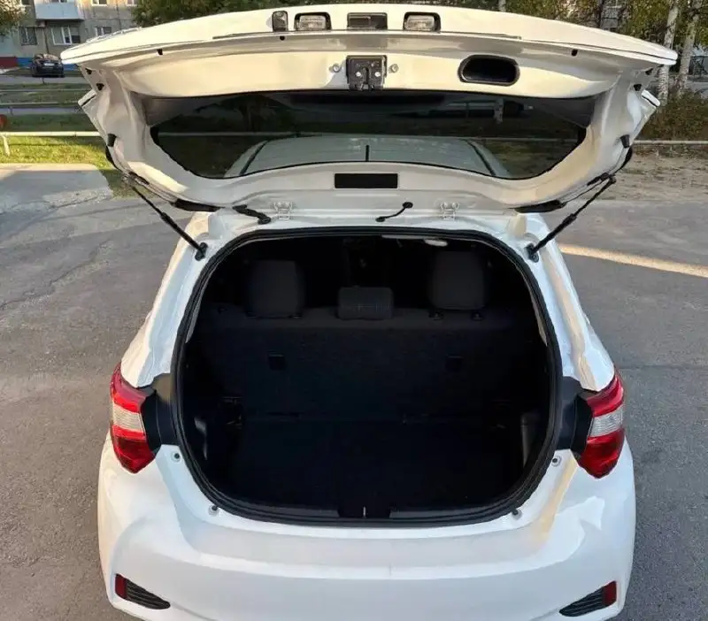 Продажа Toyota Vitz 2019 года - Легковые автомобили (Авто) в Нижневартовск