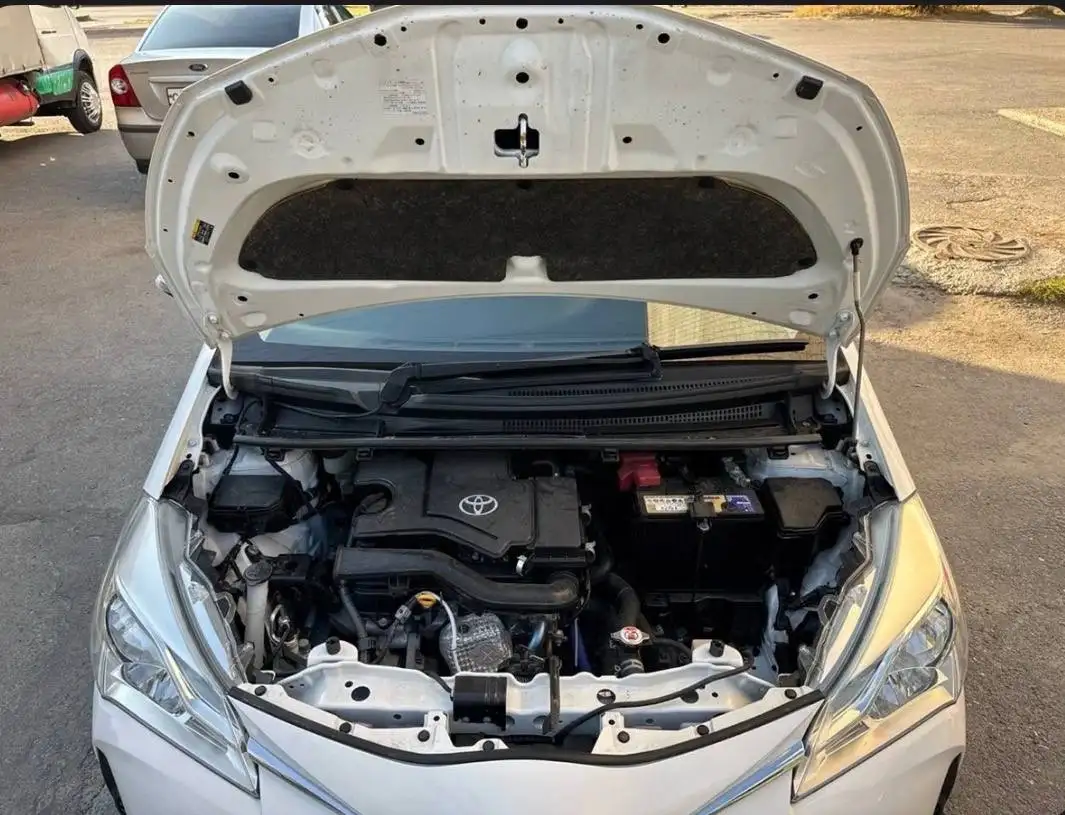 Продажа Toyota Vitz 2019 года - Легковые автомобили (Авто) в Нижневартовск