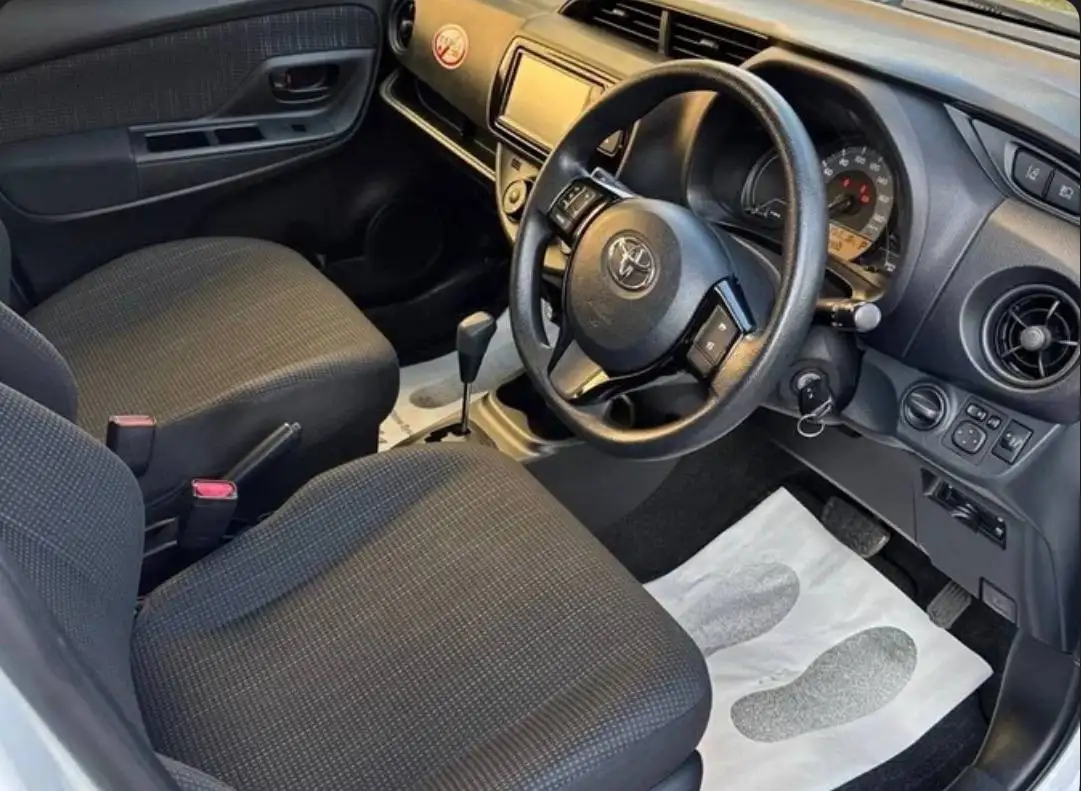 Продажа Toyota Vitz 2019 года - Легковые автомобили (Авто) в Нижневартовск