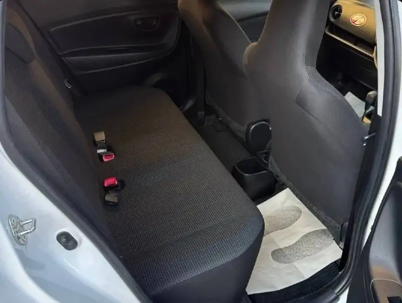 Продажа Toyota Vitz 2019 года - Легковые автомобили (Авто) в Нижневартовск