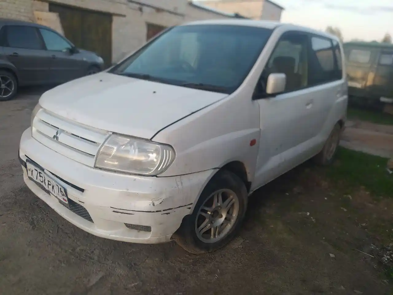 Японец мицубиси мираж динго АКПП полный привод бензин