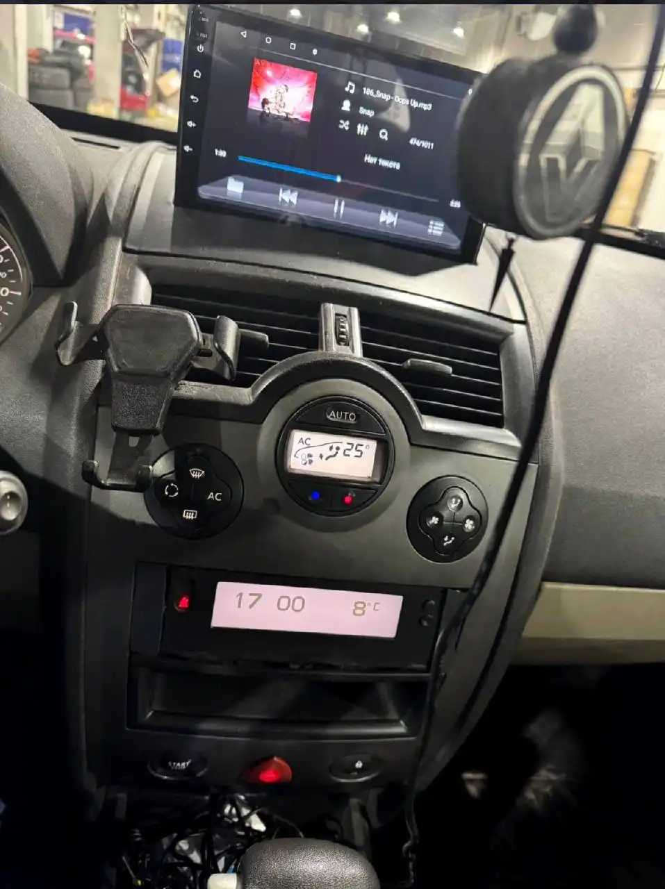 Renault MEGANE 2006 года