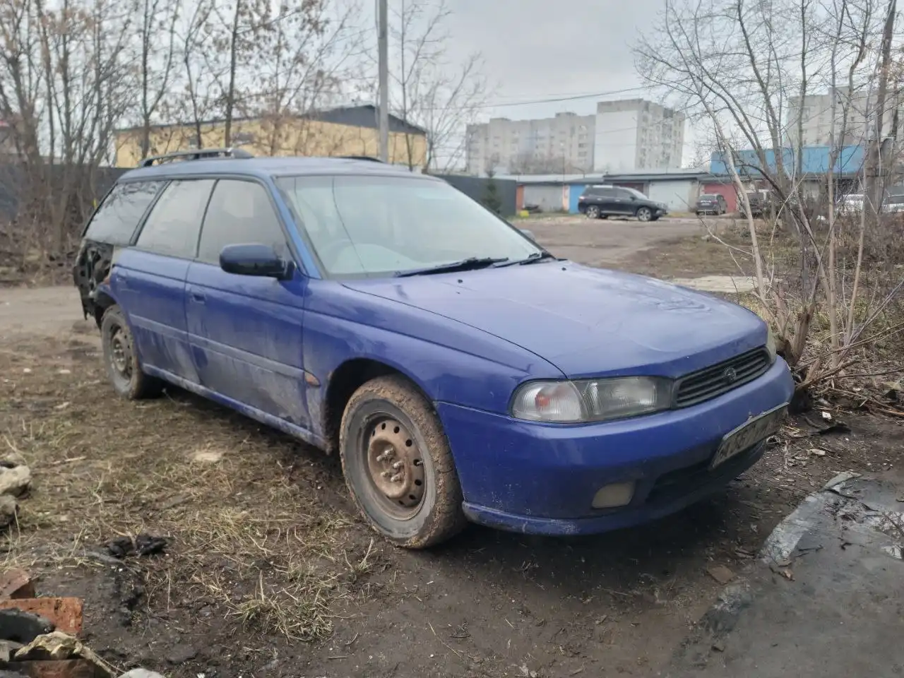 Продам автомобиль на ходу с автоматом и полным приводом