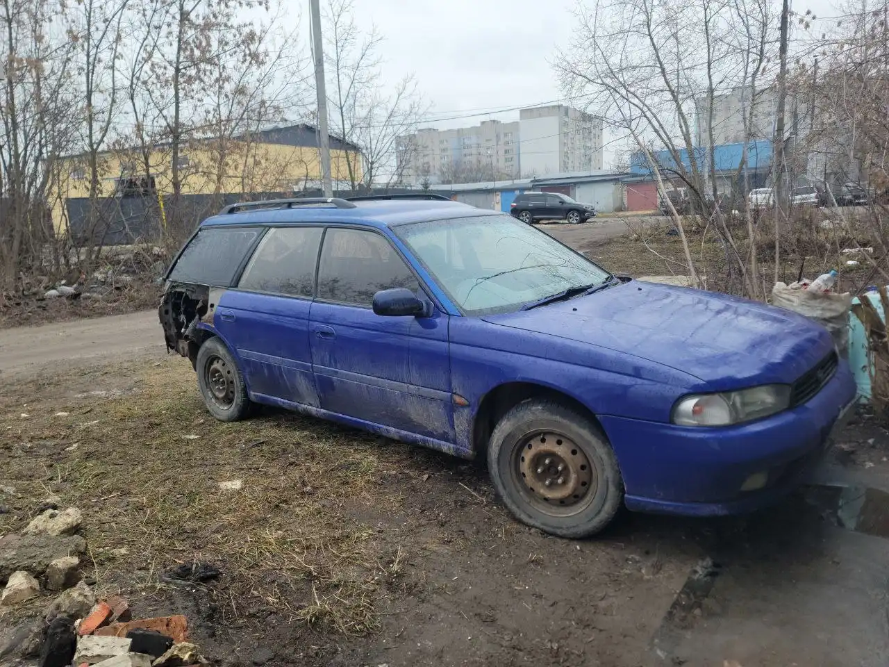 Продам автомобиль на ходу с автоматом и полным приводом